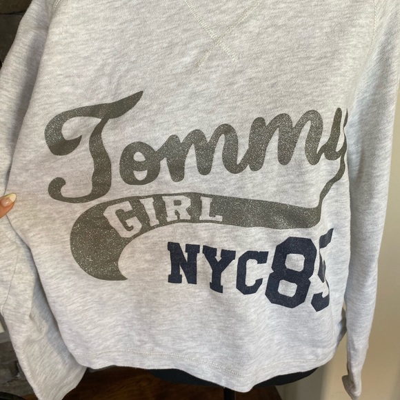 Tommy Hilfiger Tommy Girl NYC Graphic Sweatshirt - Picture 2 of 5